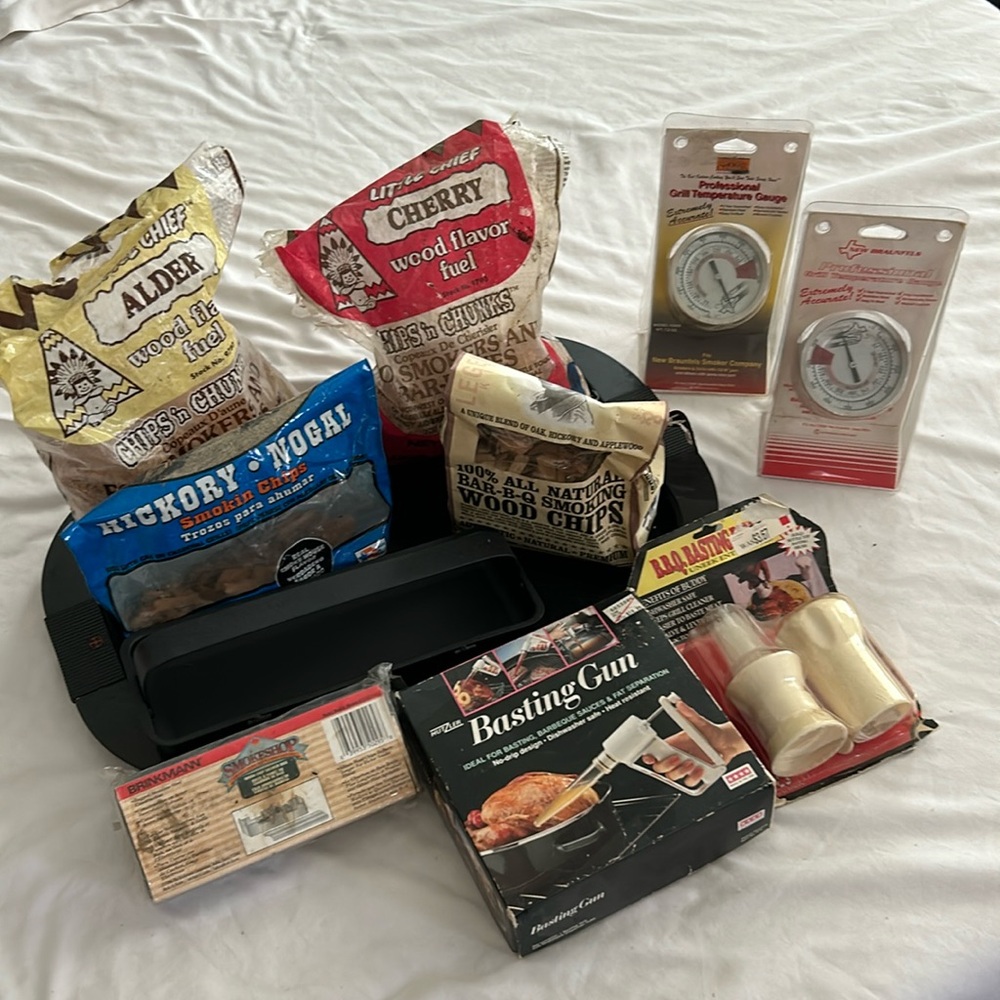 Barbecue smokers dream bundle perfect for the holidays! With wood chips & more!!